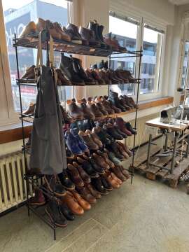 Soubor movitých věcí zahrnutých do majetkové podstaty dlužníka - Brašnářství Tlustý a spol. s.r.o., IČO: 03083543