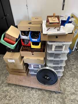 Soubor movitých věcí zahrnutých do majetkové podstaty dlužníka - Brašnářství Tlustý a spol. s.r.o., IČO: 03083543