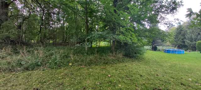 Pozemky - zastavěná plocha a nádvoří a trvalý travní porost, - podíl id. 1/5