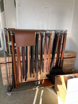 Soubor movitých věcí zahrnutých do majetkové podstaty dlužníka - Brašnářství Tlustý a spol. s.r.o., IČO: 03083543