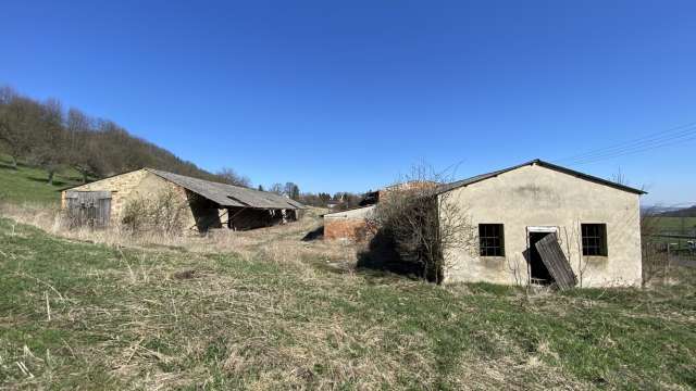 Ideální podíl ½ zemědělských staveb a pozemků, obec Lestkov, okres Chomutov