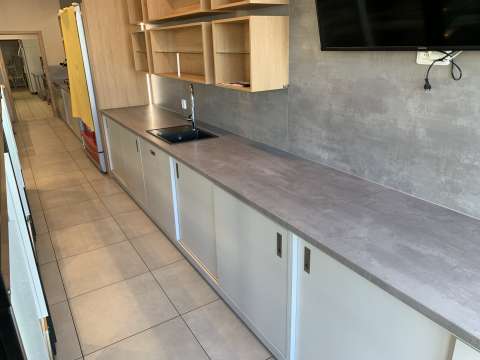 Soubor movitých věcí - zařízení cukrárny - Veřejná soutěž o nejvhodnější nabídku