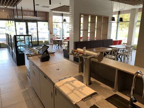 Soubor movitých věcí - zařízení cukrárny - Veřejná soutěž o nejvhodnější nabídku