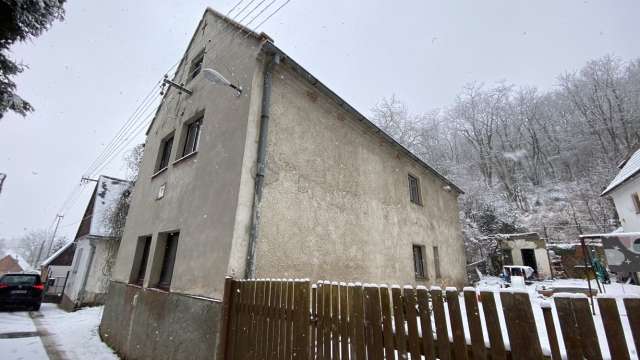 Rodinný dům Deštnice, okr. Louny-id. podíl 1/2 -dražba dle zák. 26/2000 Sb.- registrace viz. odkaz