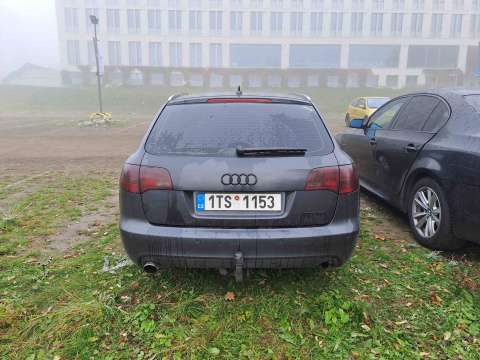 Osobní automobil Audi AVANT A6
